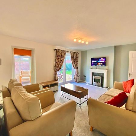 Spacious 3 Bed House, Sleeps 6, Free Parking - 14 Millers Close 莱明斯特 外观 照片