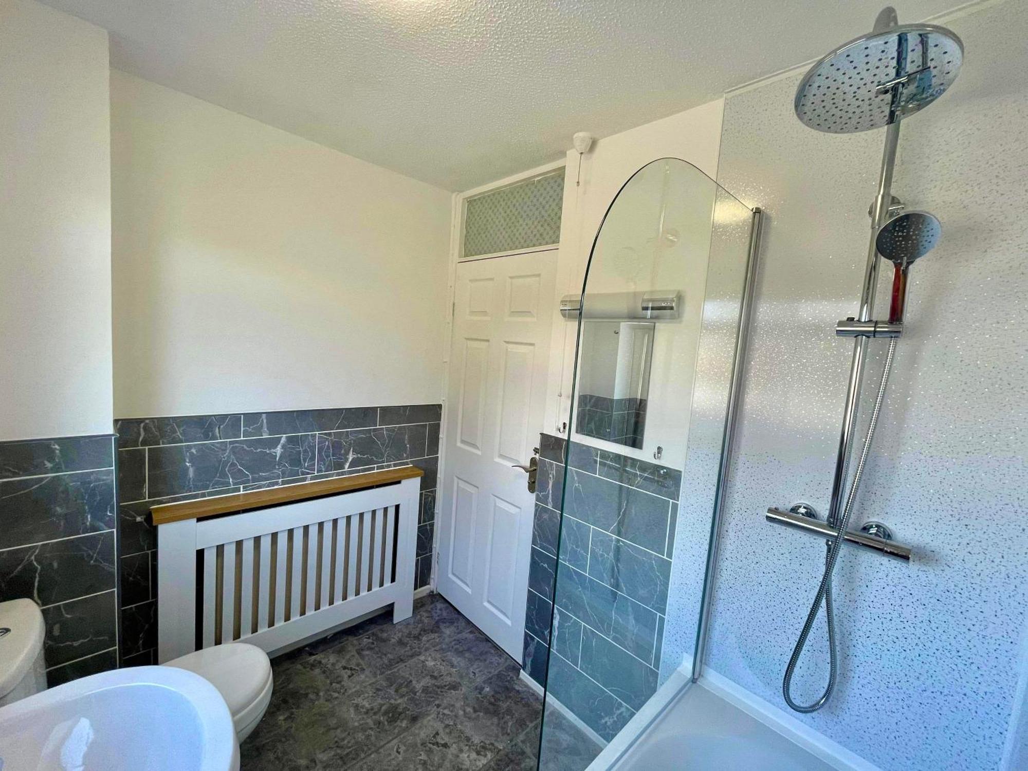 Spacious 3 Bed House, Sleeps 6, Free Parking - 14 Millers Close 莱明斯特 外观 照片
