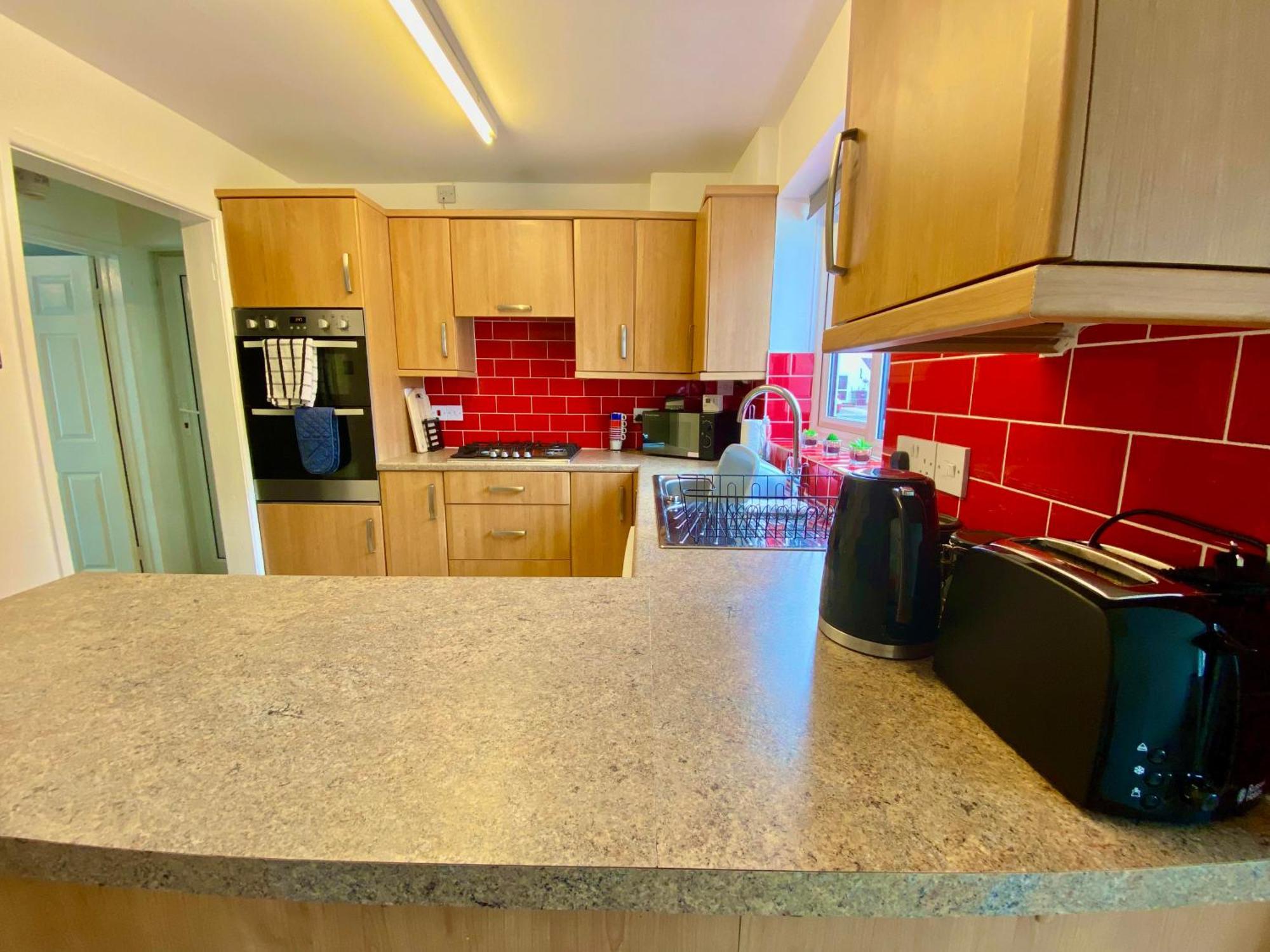 Spacious 3 Bed House, Sleeps 6, Free Parking - 14 Millers Close 莱明斯特 外观 照片