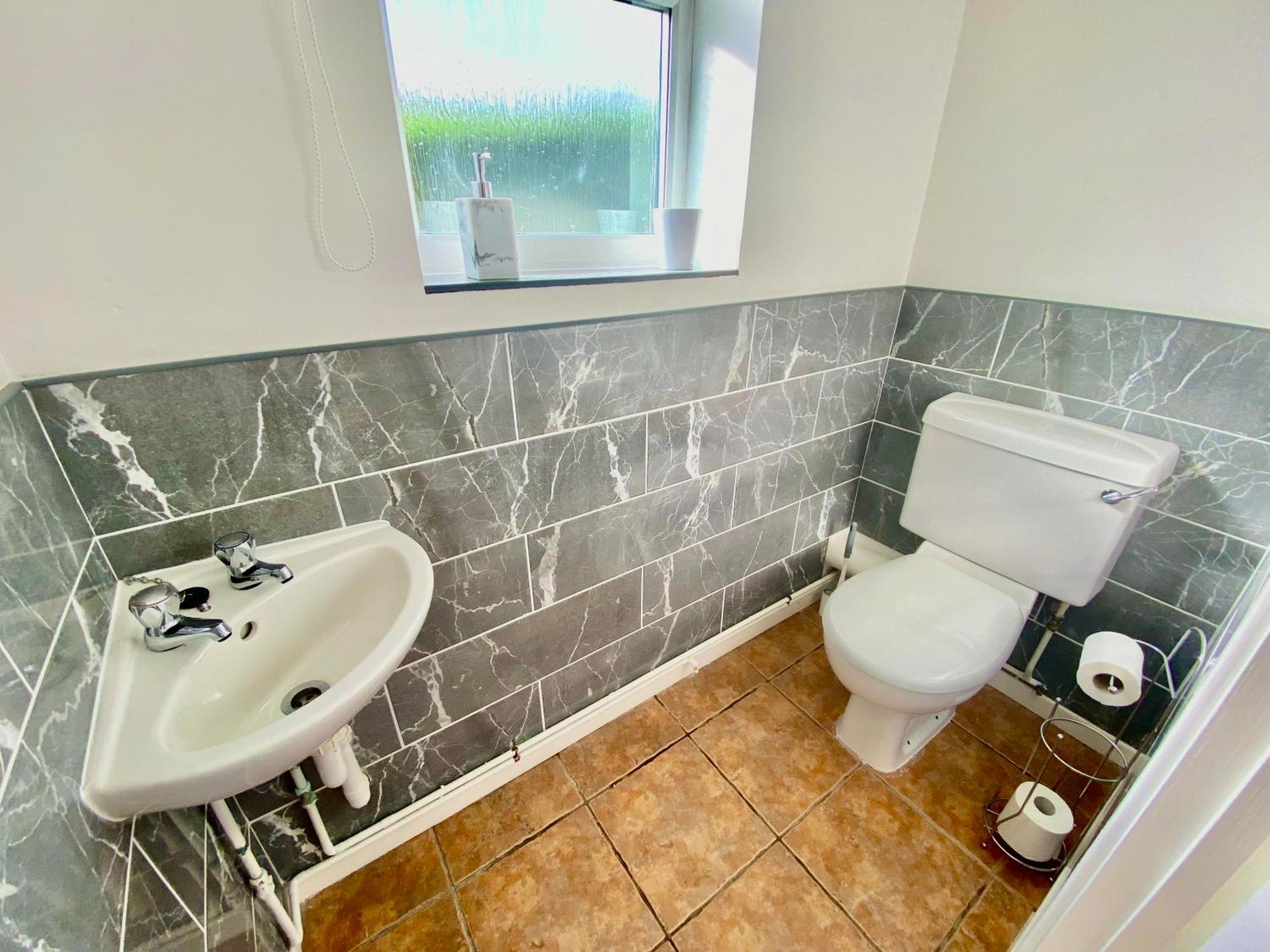 Spacious 3 Bed House, Sleeps 6, Free Parking - 14 Millers Close 莱明斯特 外观 照片